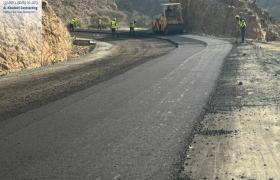 شركة الخضيري للمقاولات تدشن أعمال سفلتة طريق الشهيد منير اليافعي "أبو اليمامة"